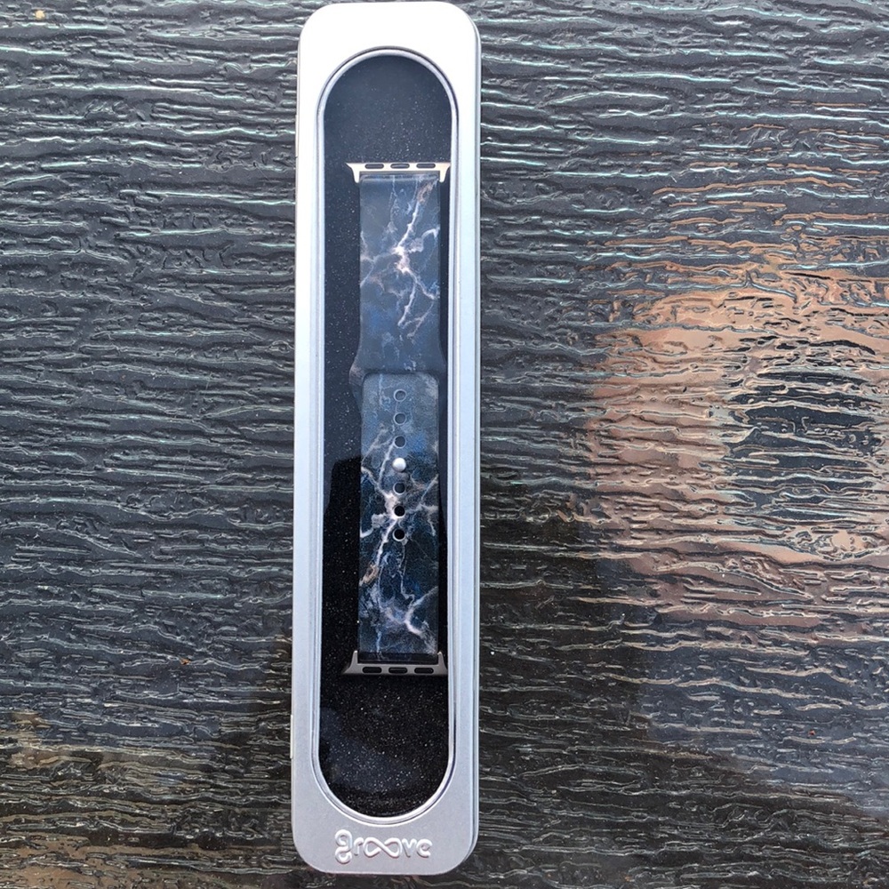 Groove life silicone Apple Watch ⌚️ band. New